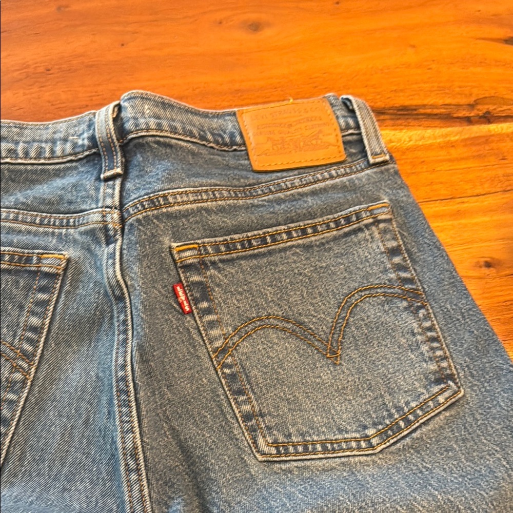 Levi's Premium Wedgie Straight Leg Jeans in Light Blue